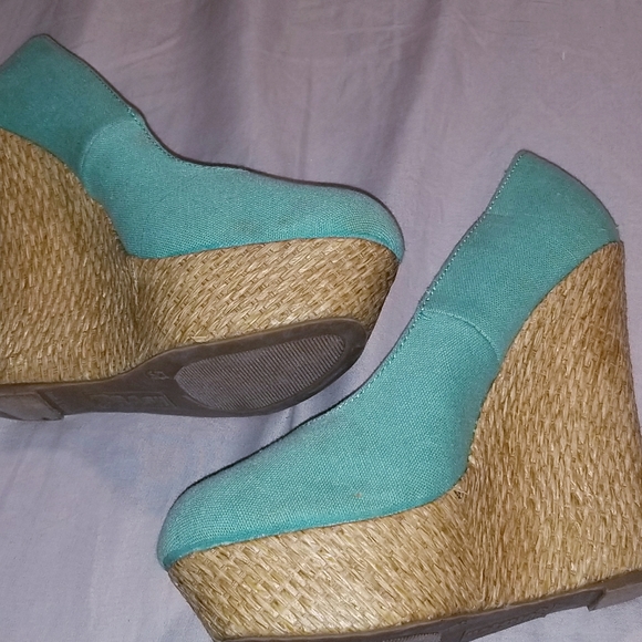 Size 5 1/2 wedges - Picture 2 of 2